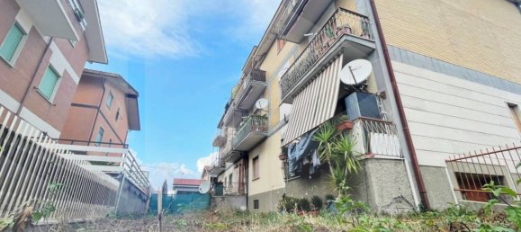 3 rooms Apartment in Rome, Italy No. 27605 2