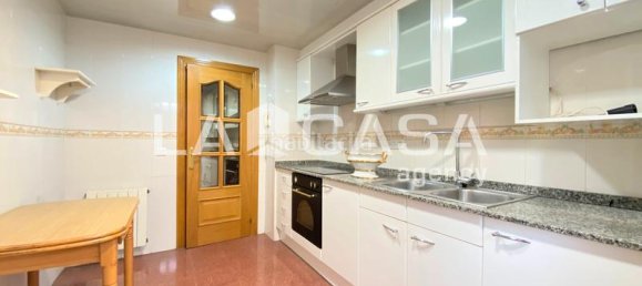 3 bedrooms Apartment in Badalona, Spain No. 169615 3