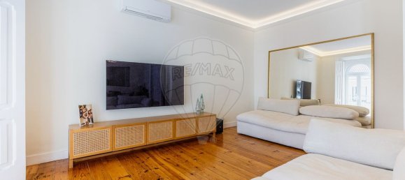 3 bedrooms Apartment in Lisbon, Portugal No. 33881 3