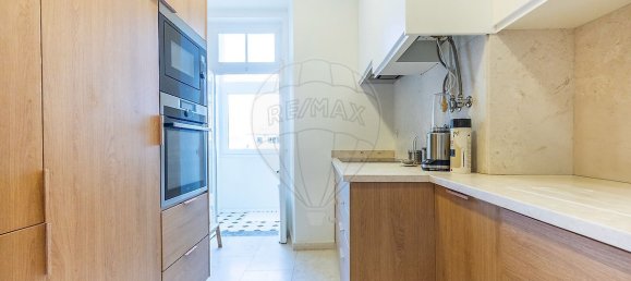 3 bedrooms Apartment in Lisbon, Portugal No. 33881 17