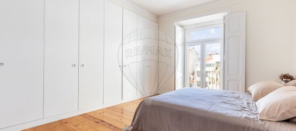 3 bedrooms Apartment in Lisbon, Portugal No. 33881 10