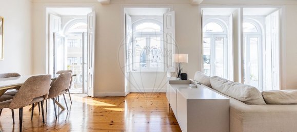 3 bedrooms Apartment in Lisbon, Portugal No. 33881 7