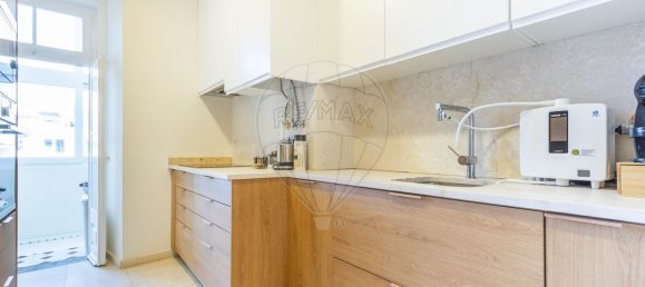 3 bedrooms Apartment in Lisbon, Portugal No. 33881 18