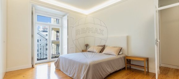 3 bedrooms Apartment in Lisbon, Portugal No. 33881 8