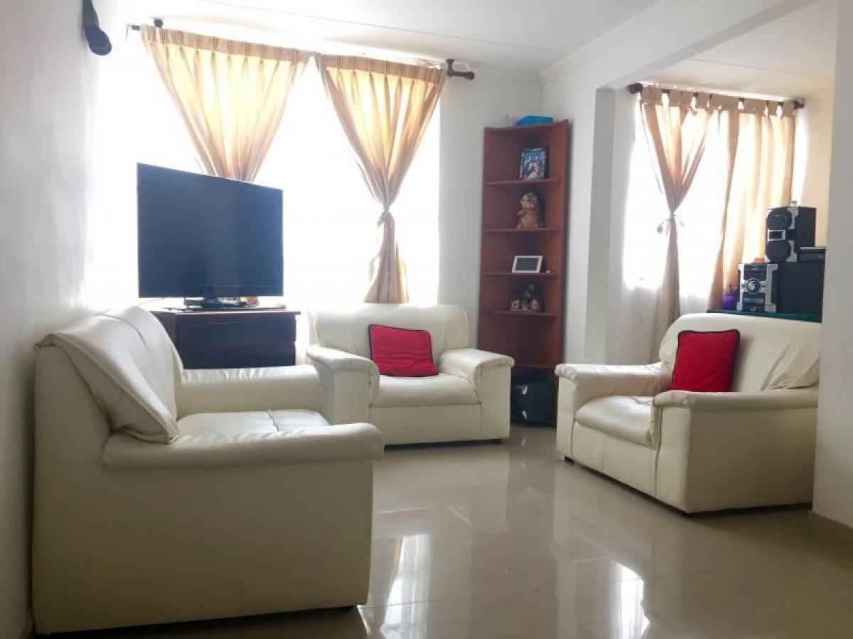 3 bedrooms House in Bogota, Colombia No. 11232