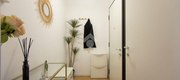 3 rooms Apartment in Milan, Italy No. 244509 2