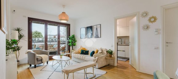 3 rooms Apartment in Milan, Italy No. 244509 3