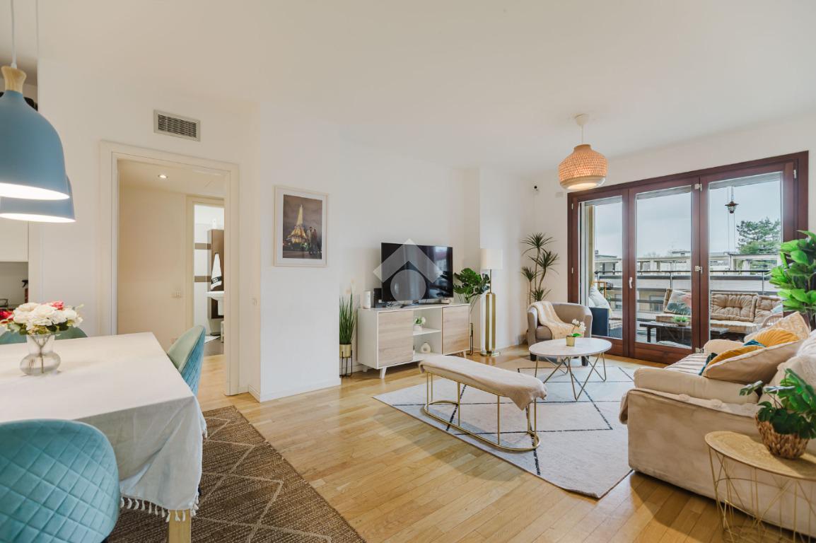 3 rooms Apartment in Milan, Italy No. 244509