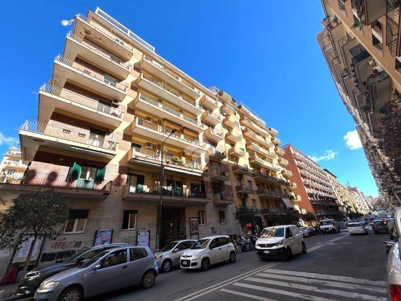 3 bedrooms Apartment in Naples, Italy No. 310780