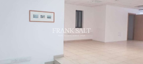  مكتب في Saint Julian's, Malta 220متر مربع رقم 12936 2
