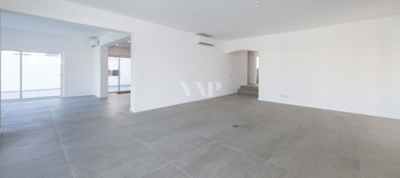 4 bedrooms Villa in Quarteira, Portugal No. 98847 10
