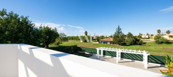 4 bedrooms Villa in Quarteira, Portugal No. 98847 2