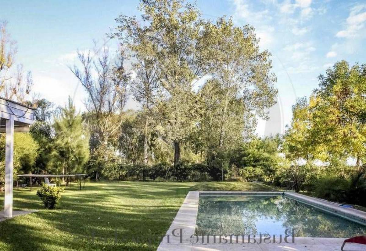 3 bedrooms House in Tigre, Argentina No. 17017