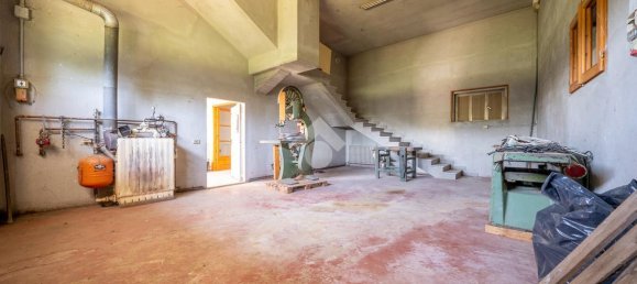 16 rooms House in Bibbiano, Italy No. 134155 30