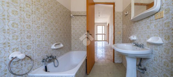 16 rooms House in Bibbiano, Italy No. 134155 17