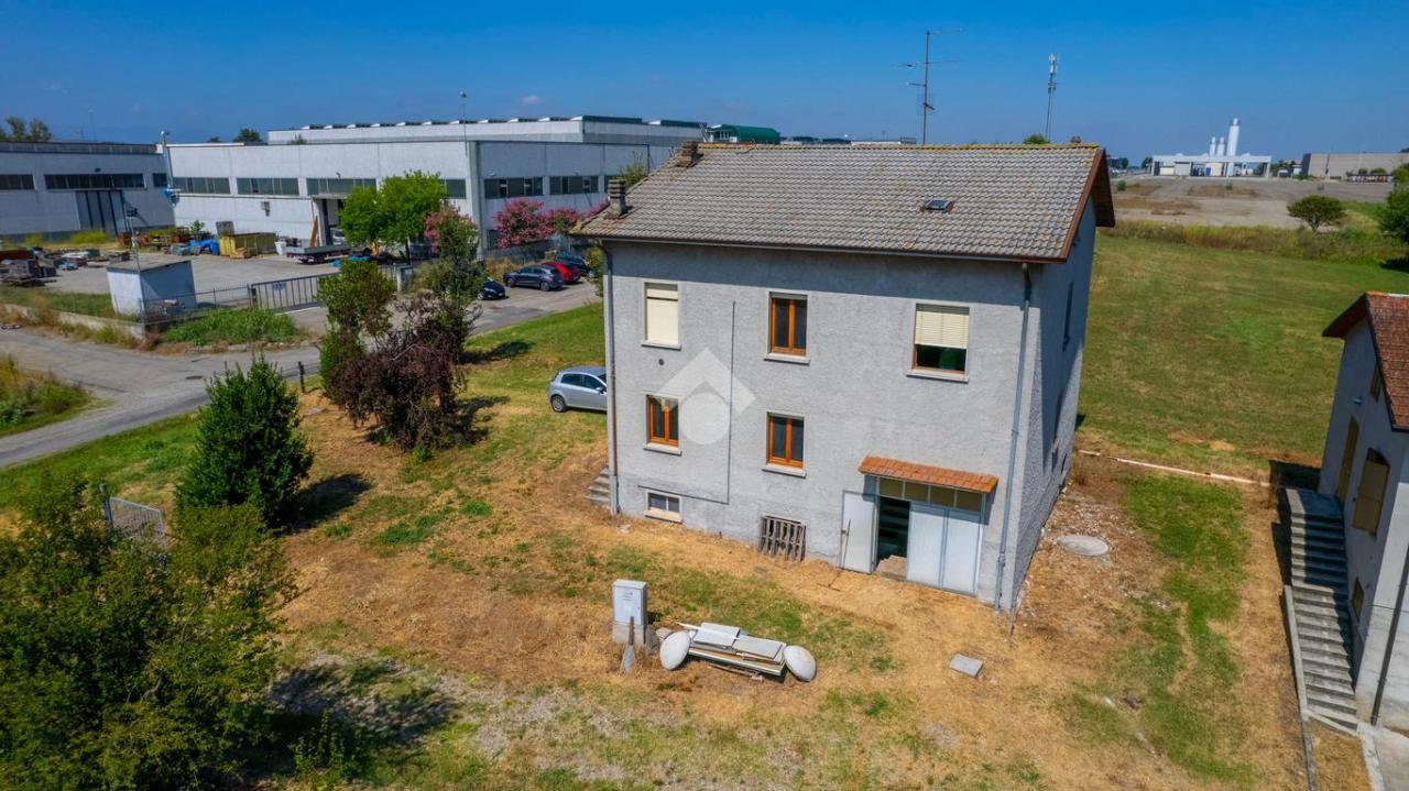 16 rooms House in Bibbiano, Italy No. 134155