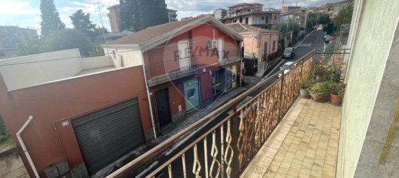 3 bedrooms Apartment in Catania, Italy No. 45632 8