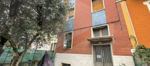 4 rooms Apartment in Bologna, Italy No. 195833 5