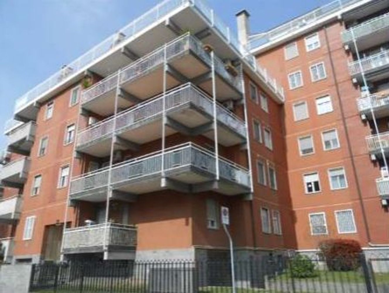 3غرفة شقة في Trezzano sul Naviglio, Italy رقم 2221