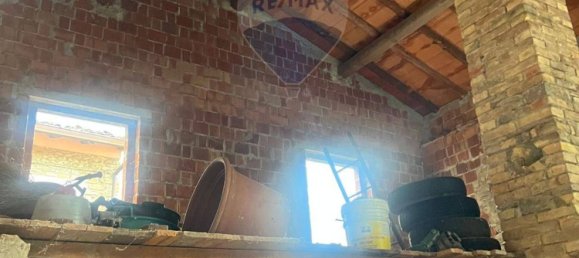 Studio in Varano de' Melegari, Italy No. 298921 8