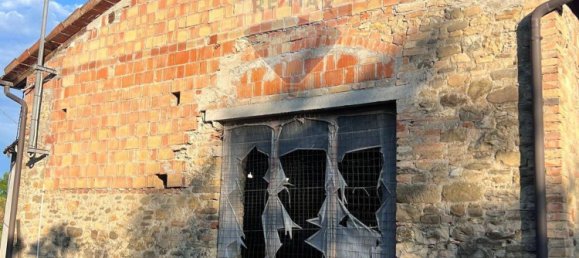 Studio in Varano de' Melegari, Italy No. 298921 7