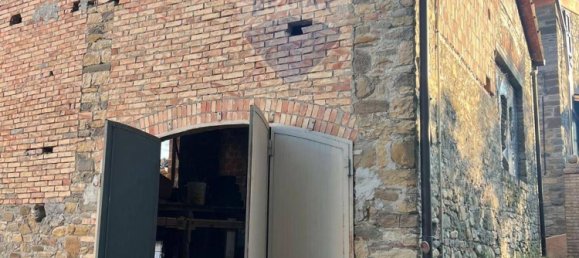 Studio in Varano de' Melegari, Italy No. 298921 9