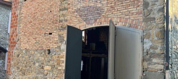 Studio in Varano de' Melegari, Italy No. 298921 11