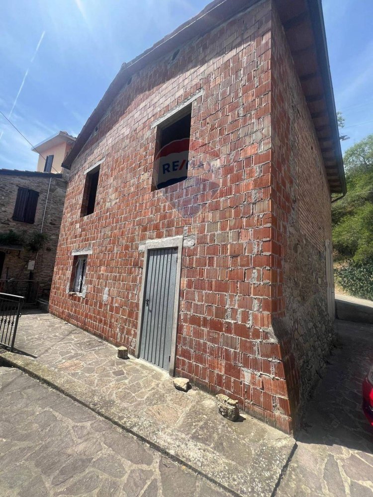 Studio in Varano de' Melegari, Italy No. 298921