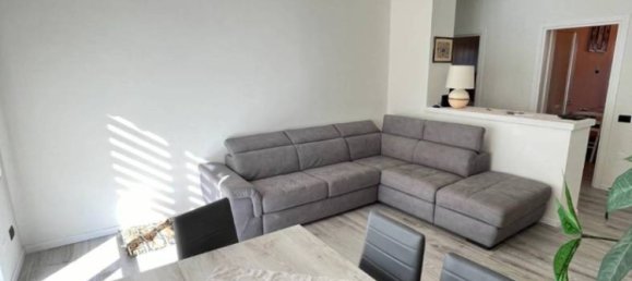 2 bedrooms Apartment in Carrara, Italy No. 188908 2
