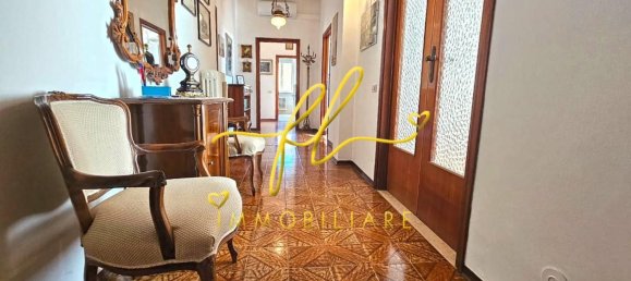 5 rooms Apartment in Rosignano Marittimo, Italy No. 129482 6