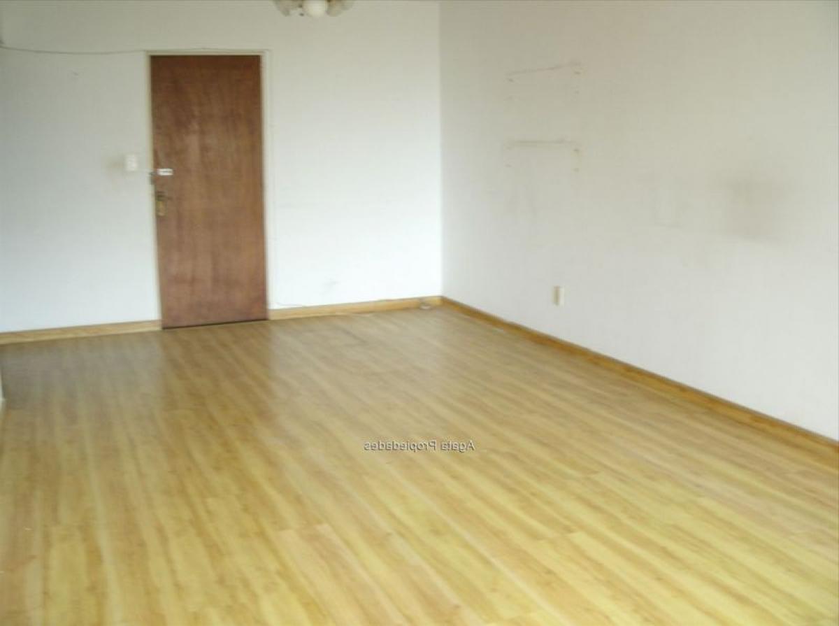 Квартира с 3 спальнями в Монтевидео, Уругвай № 4481