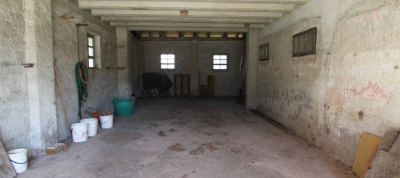 Дом с 6 комнатами в Удине, Италия № 111624 9