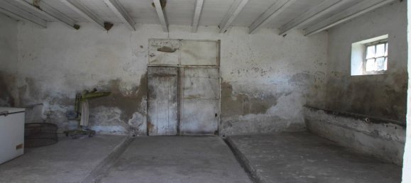 Дом с 6 комнатами в Удине, Италия № 111624 8