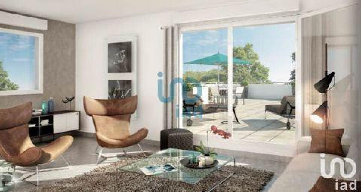 4 bedrooms Condo in La Garde, France No. 26480