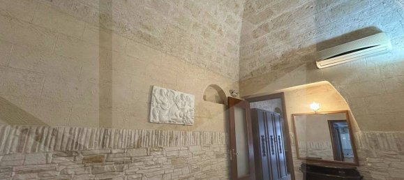 1 bedroom Apartment in Bari, Italy No. 33839 7