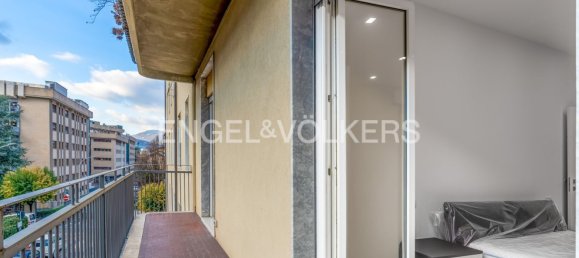 Квартира с 4 комнатами в Комо, Италия № 179692 24