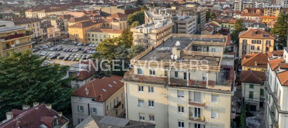 Квартира с 4 комнатами в Комо, Италия № 179692 2