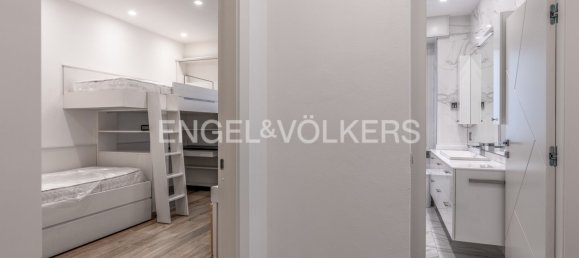 Квартира с 4 комнатами в Комо, Италия № 179692 29