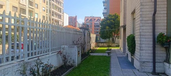 3-salle Appartement à Turin, Italy No. 11879 69