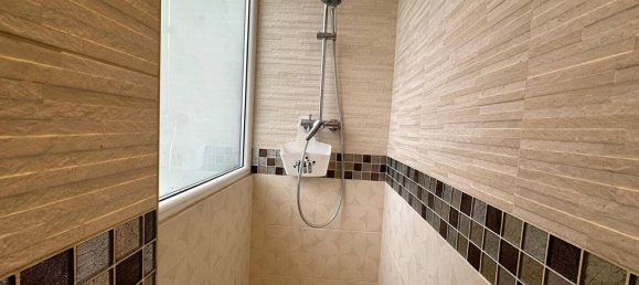 Studio in Seine-Saint-Denis, France, Nr. 168464 7