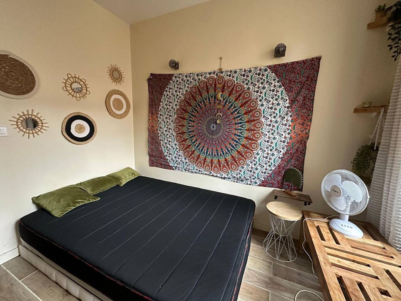 Studio in Seine-Saint-Denis, France, Nr. 168464