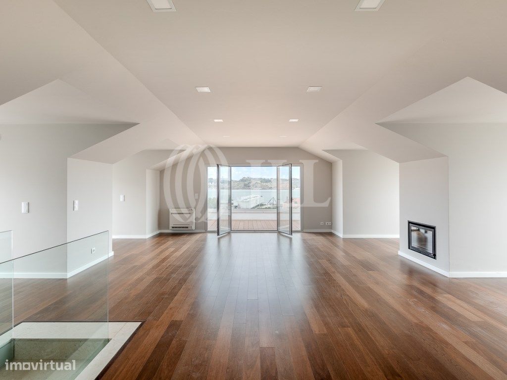 Пентхаус с 4 спальнями в Лиссабон, Португалия № 102095