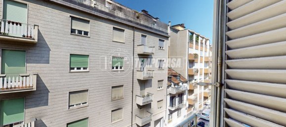 4 bedrooms Apartment in Turin, Italy No. 348708 8