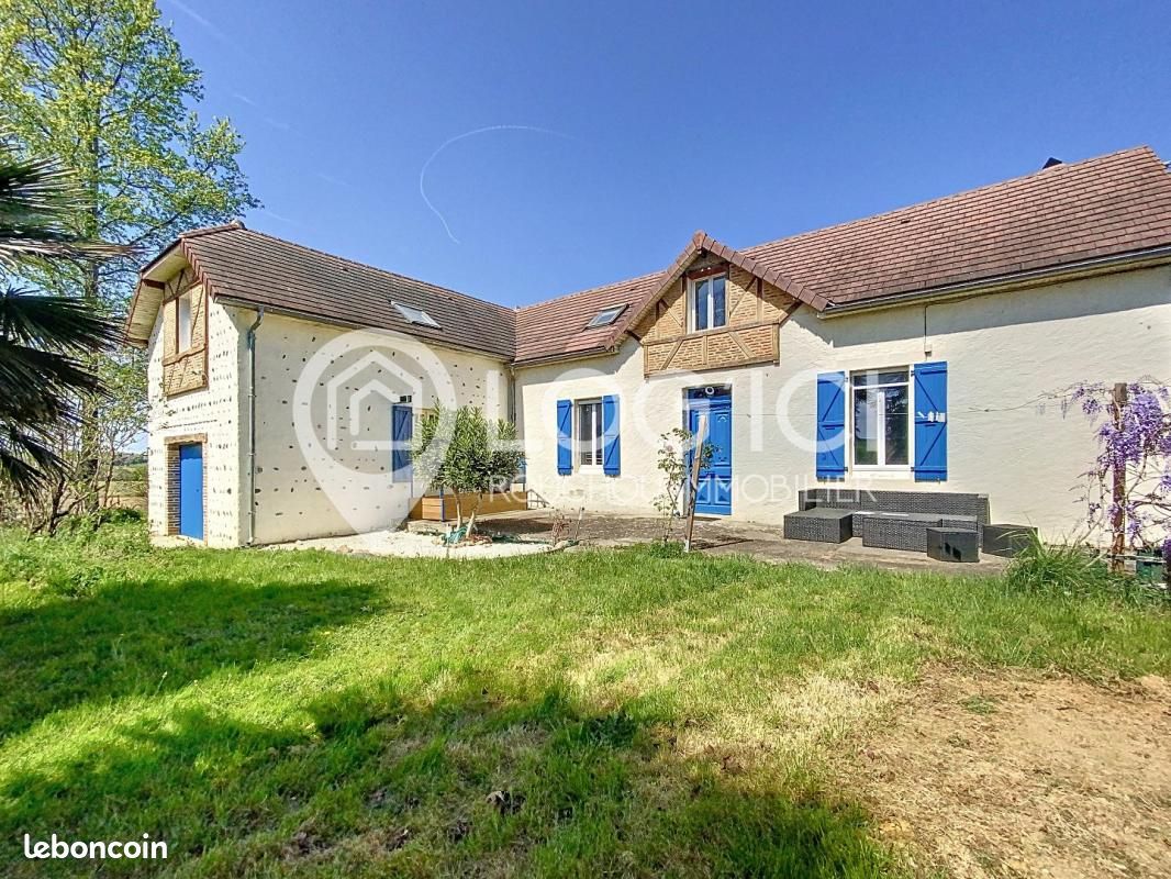 3 bedrooms House in Lembeye, France No. 293325