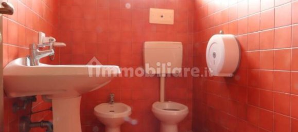 Коммерческая недвижимость с 3 комнатами в Виченца, Италия № 268129 7