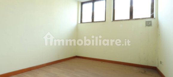 Коммерческая недвижимость с 3 комнатами в Виченца, Италия № 268129 8