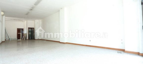 Коммерческая недвижимость с 3 комнатами в Виченца, Италия № 268129 19