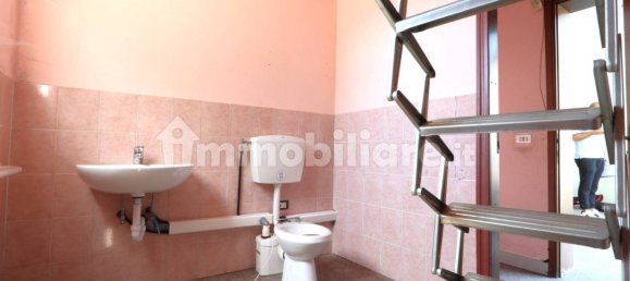 Коммерческая недвижимость с 3 комнатами в Виченца, Италия № 268129 35