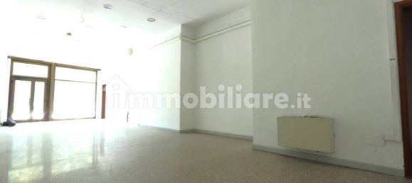 Коммерческая недвижимость с 3 комнатами в Виченца, Италия № 268129 36