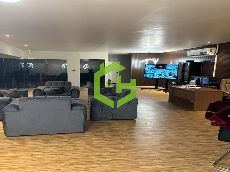 557.4m² Warehouse in Al Quoz, UAE No. 44655